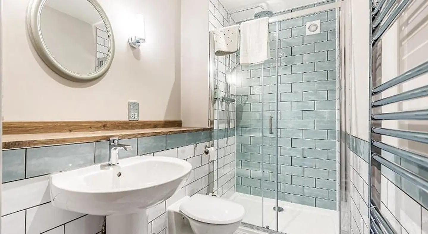 Charlcombe Inn Badezimmer