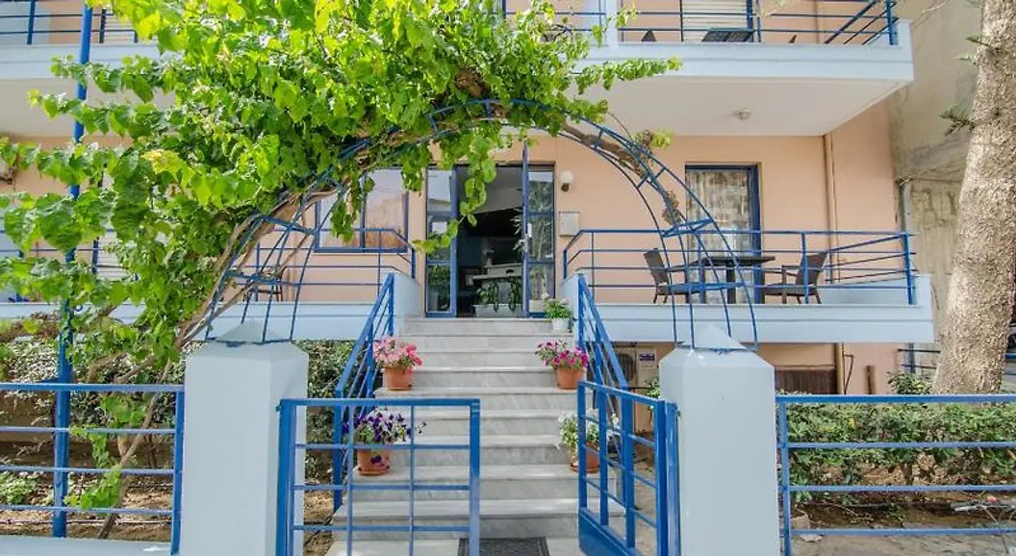 Emilia Hotel Apartments Terrasse