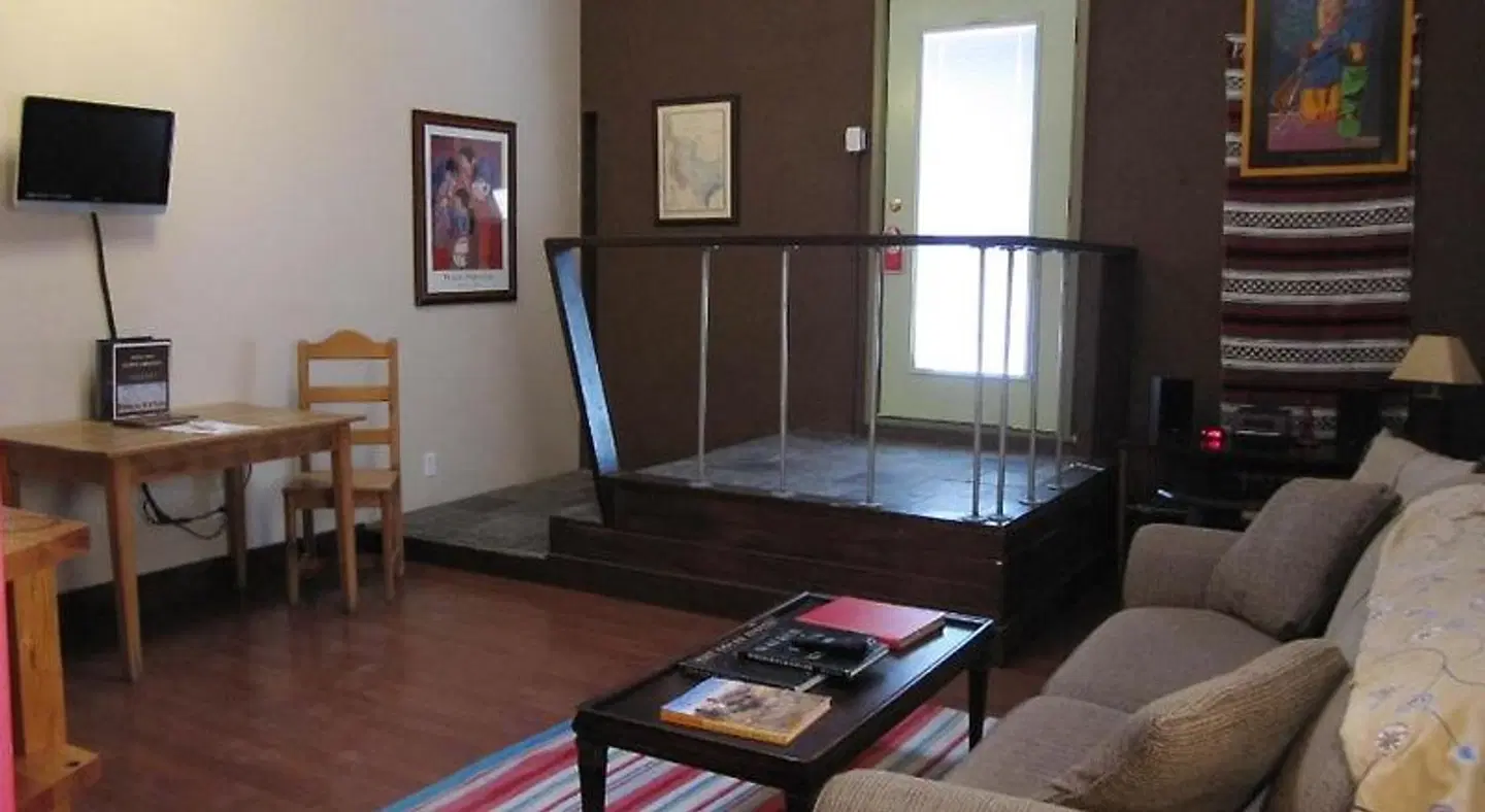 The Holland Hotel ROOM_EXAMPLE