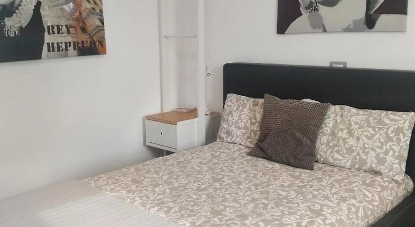 5H Room & Breakfast ROOM_EXAMPLE