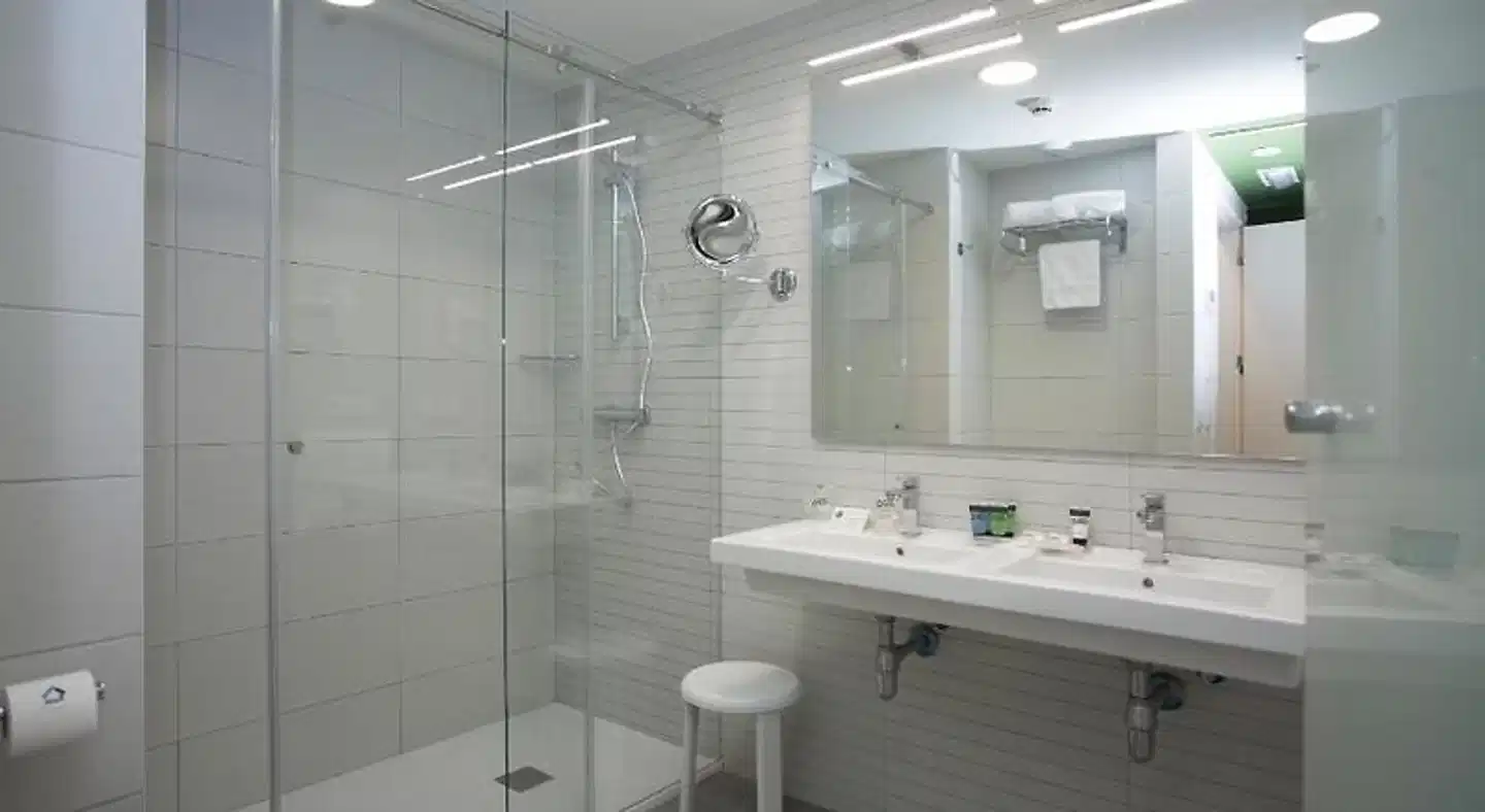 Casual de las Olas San Sebastian Badezimmer