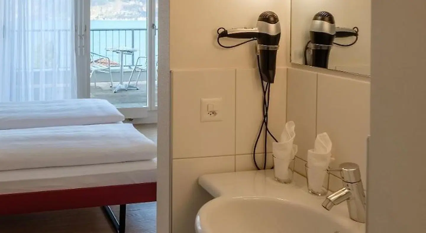 Hotel Seaside ABZ Spiez Badezimmer