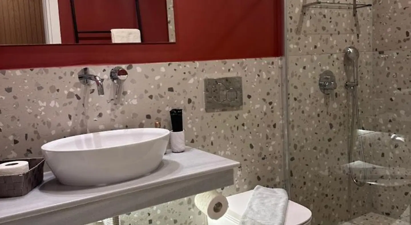 A-13 Belle Athenes - Luxury Rooms at Monastiraki Railway Station Badezimmer