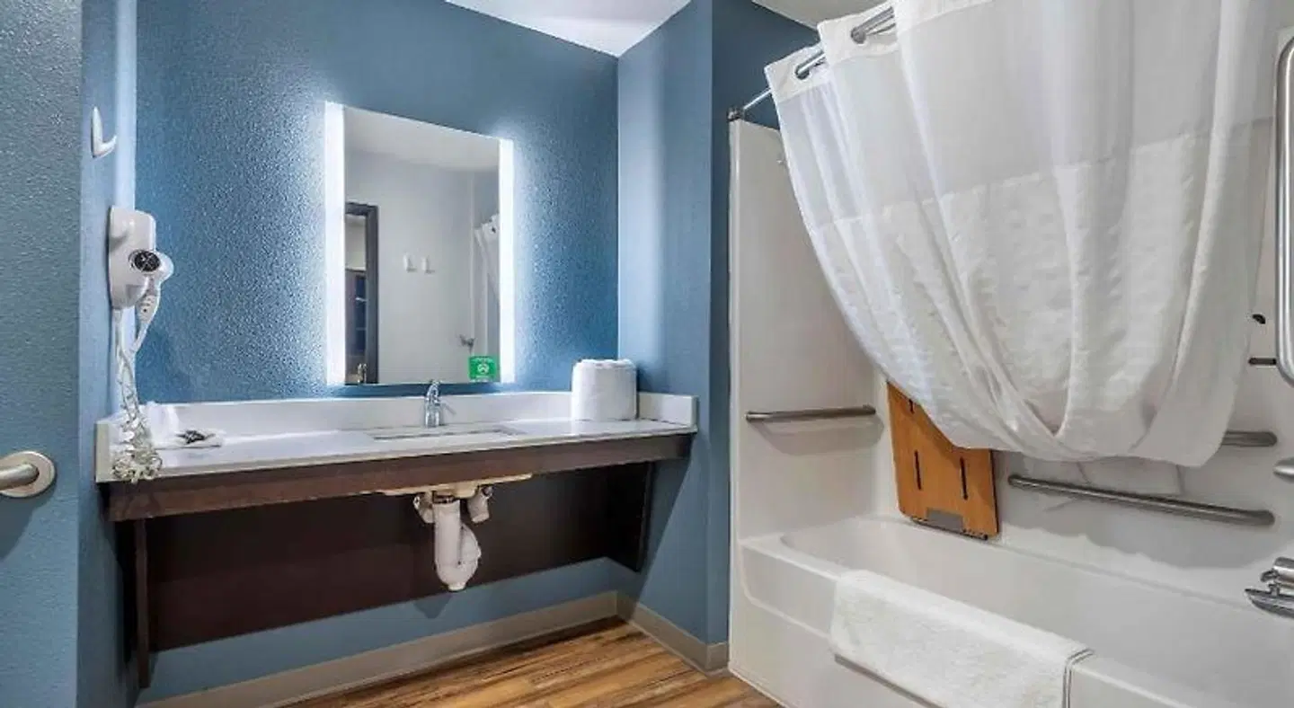Extended Stay America Select Suites - Fort Myers Badezimmer