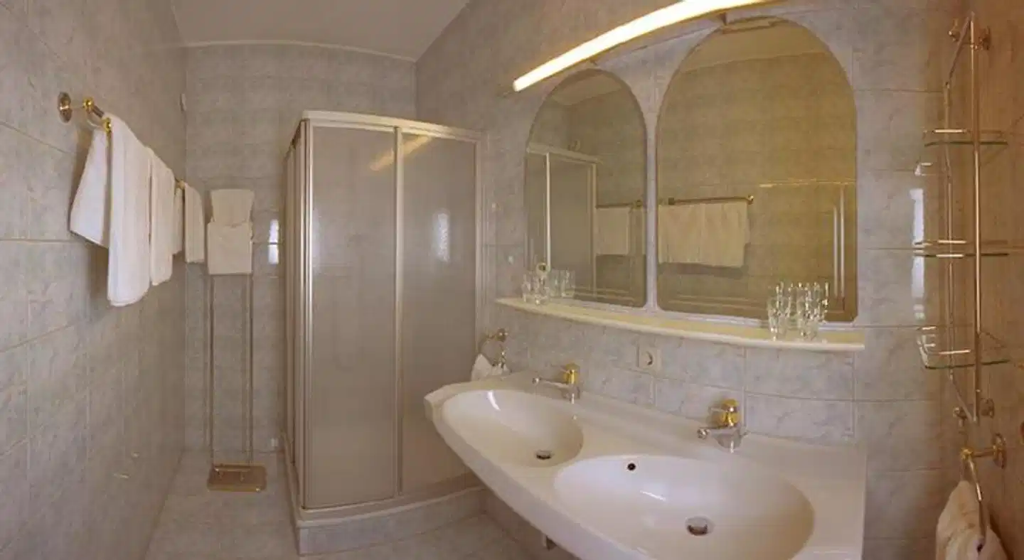 Hotel Waldhof Badezimmer