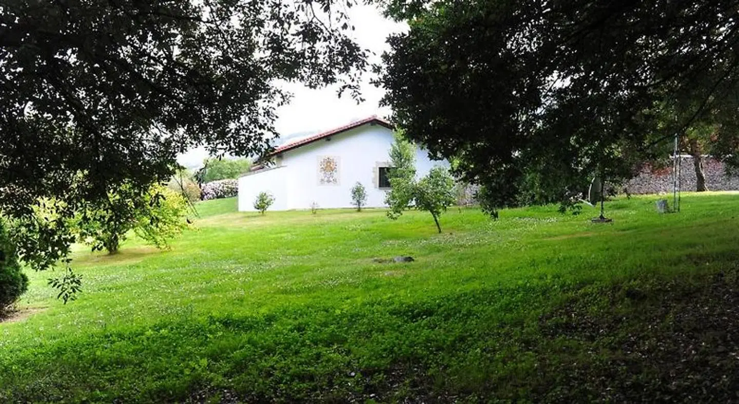 San Román de Escalante Garten