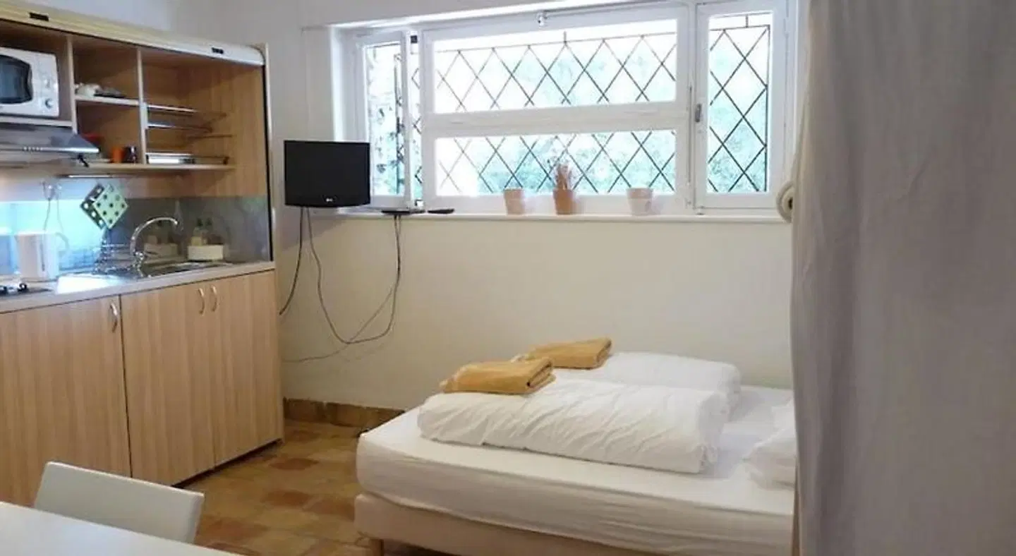 CASSIS HOSTEL Les Heures Claires ROOM_EXAMPLE
