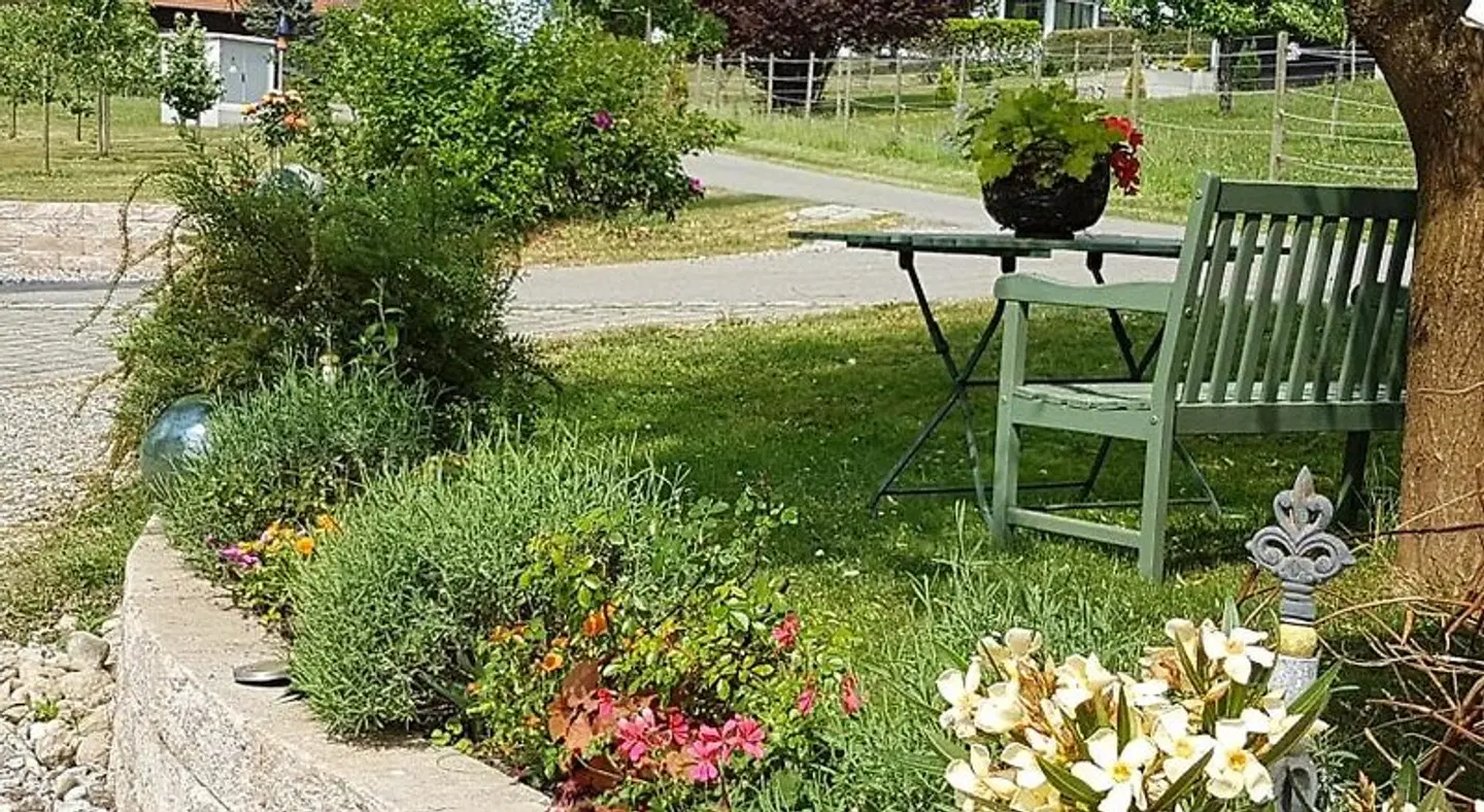 Landgut Apfelrose Garten