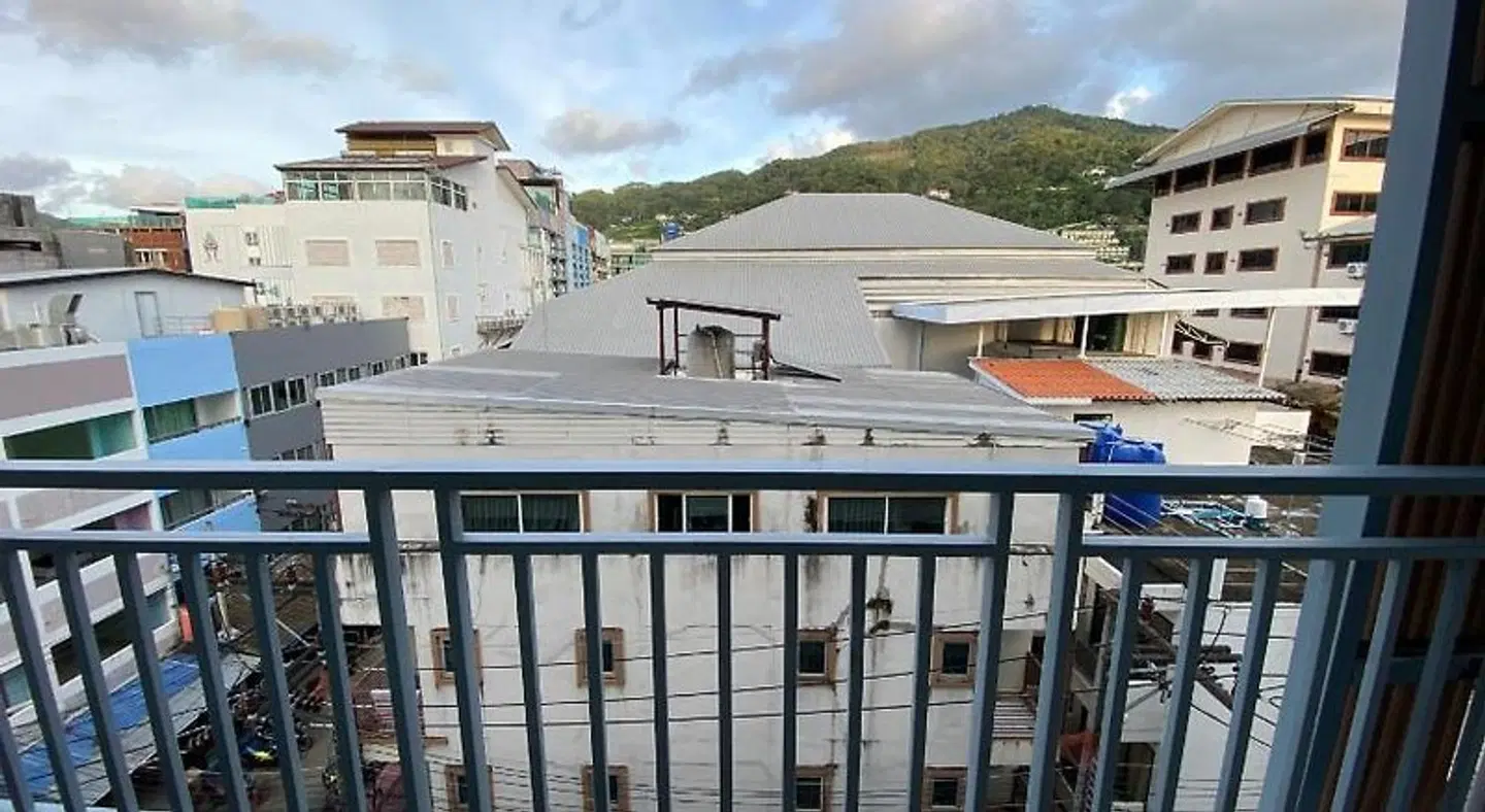 77 Patong Hotel & Spa EXTERIOR