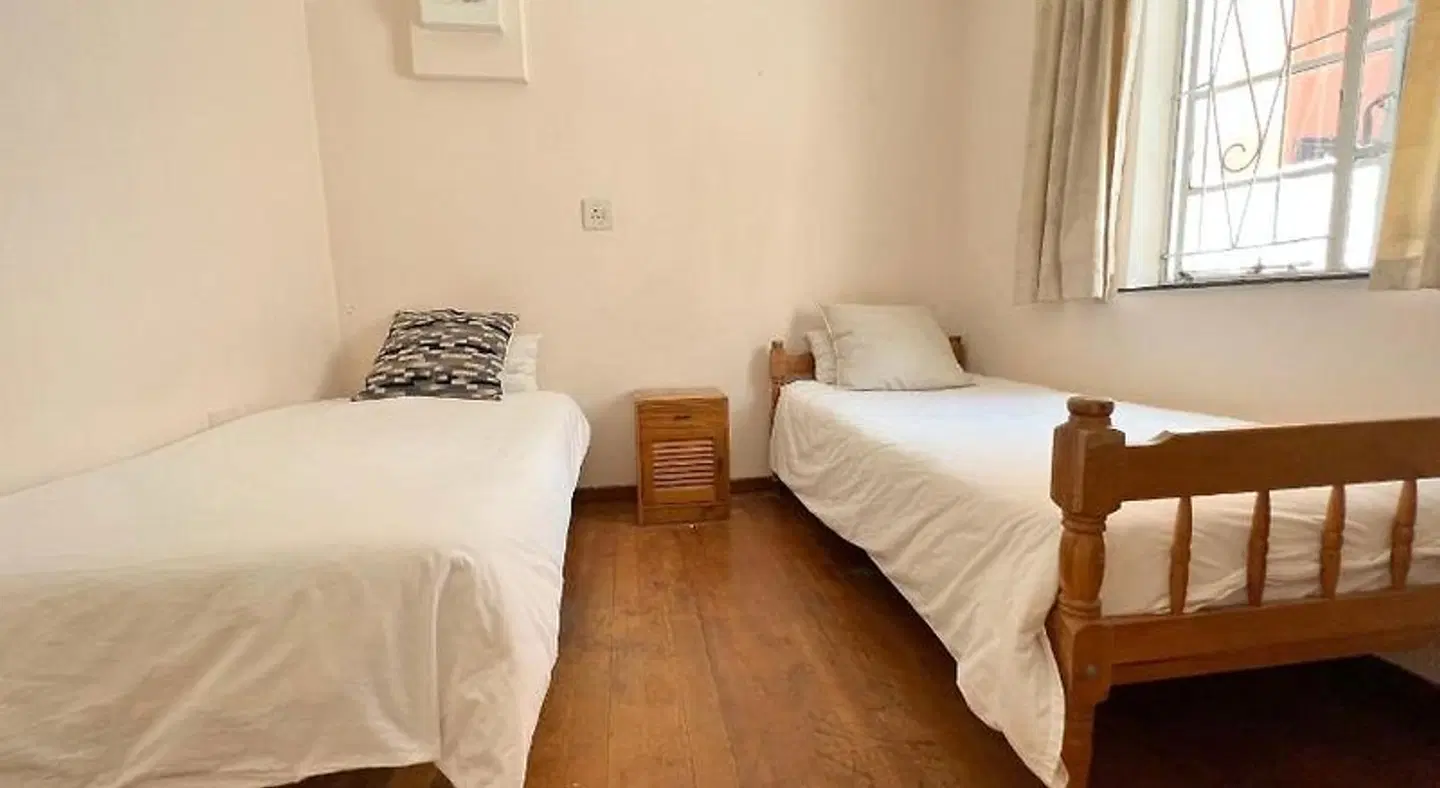 Long Street Backpackers ROOM_EXAMPLE