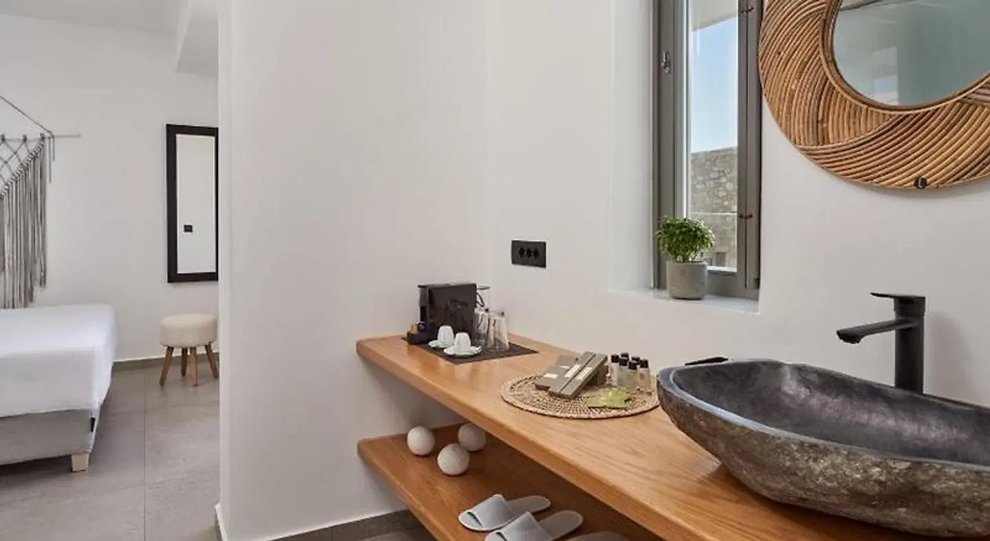 IONIC Suites ROOM_EXAMPLE