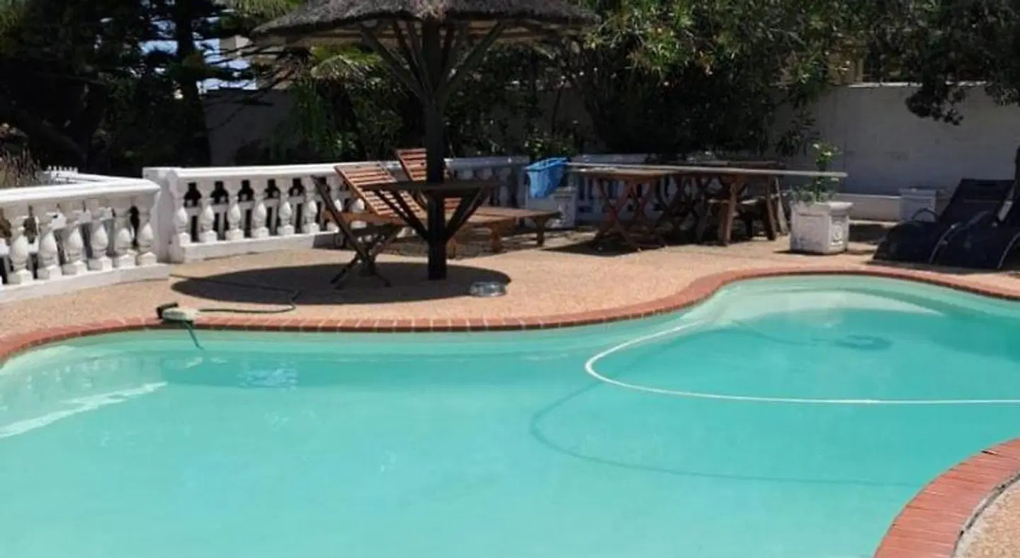 Lagoon Lodge OUTDOOR_POOL