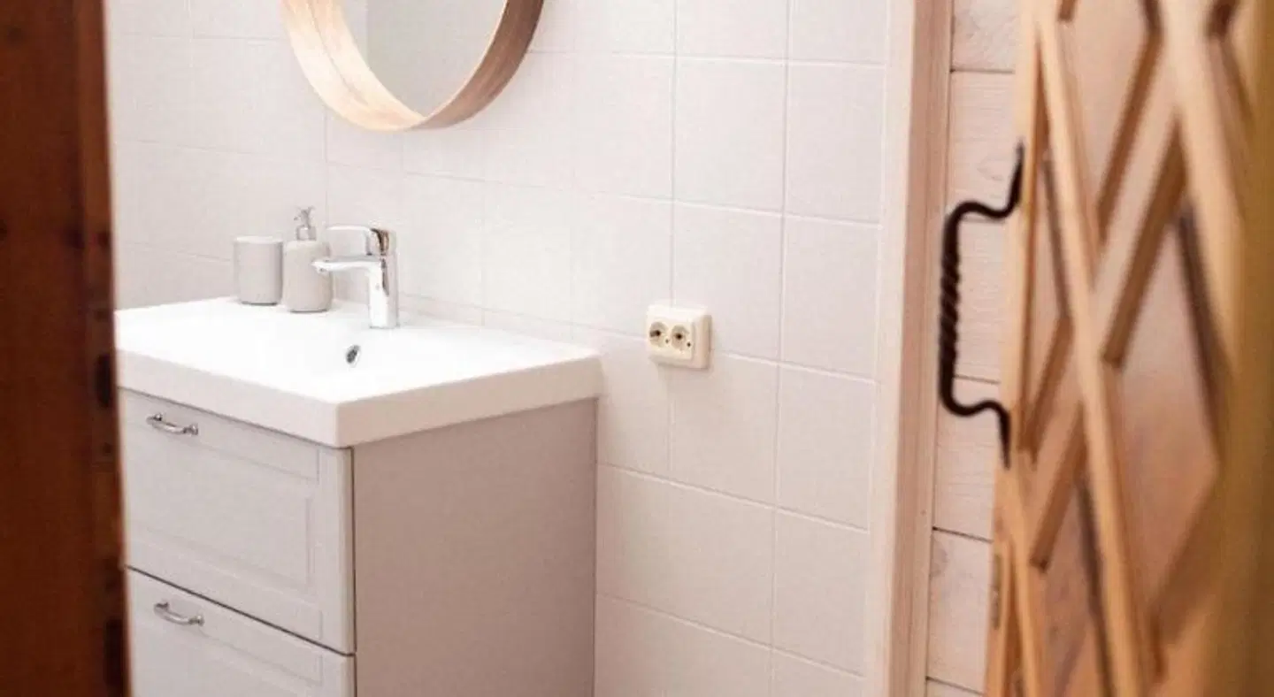 Pakaso sodyba Kirdeikiuose Badezimmer