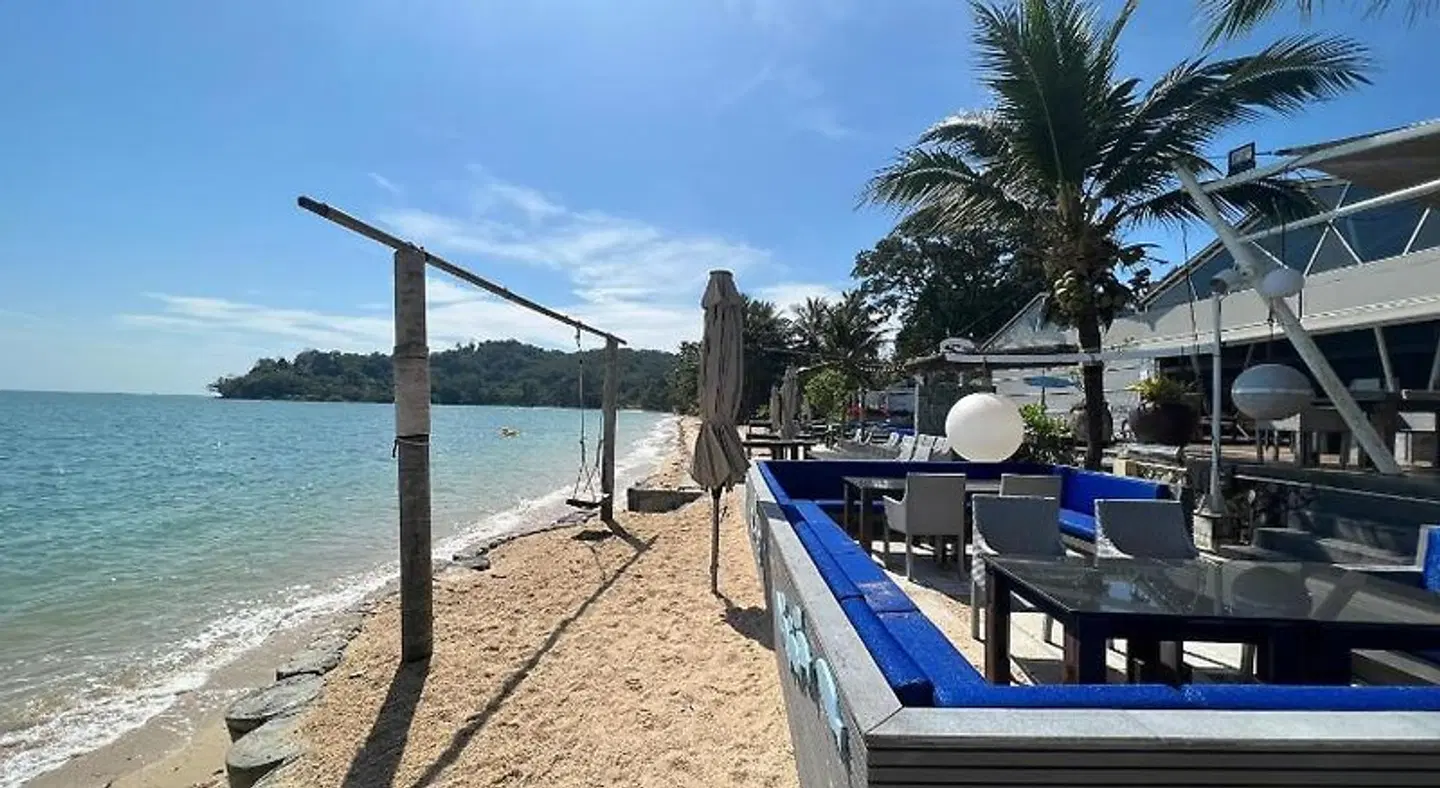 Nchantra Pool Suite Residences Strand