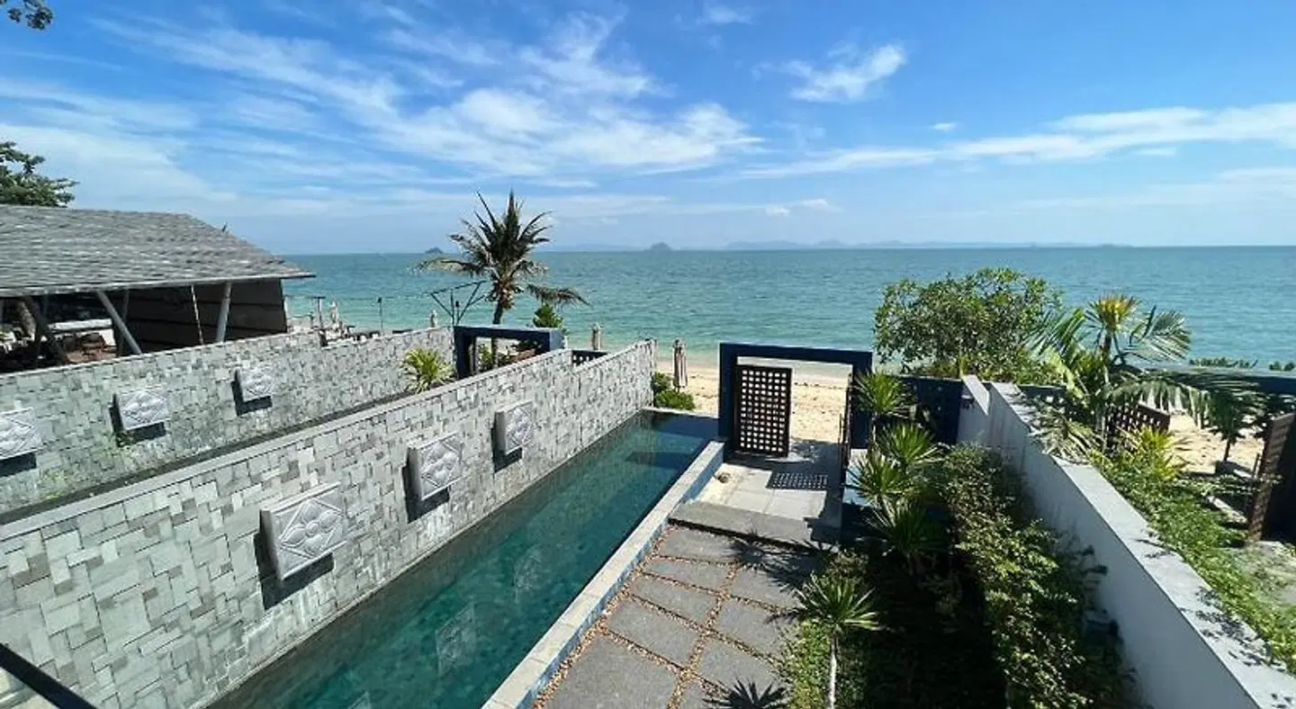 Nchantra Pool Suite Residences EXTERIOR