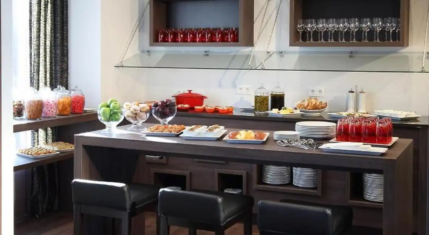 LINDNER HOTEL CITY PLAZA Restaurant