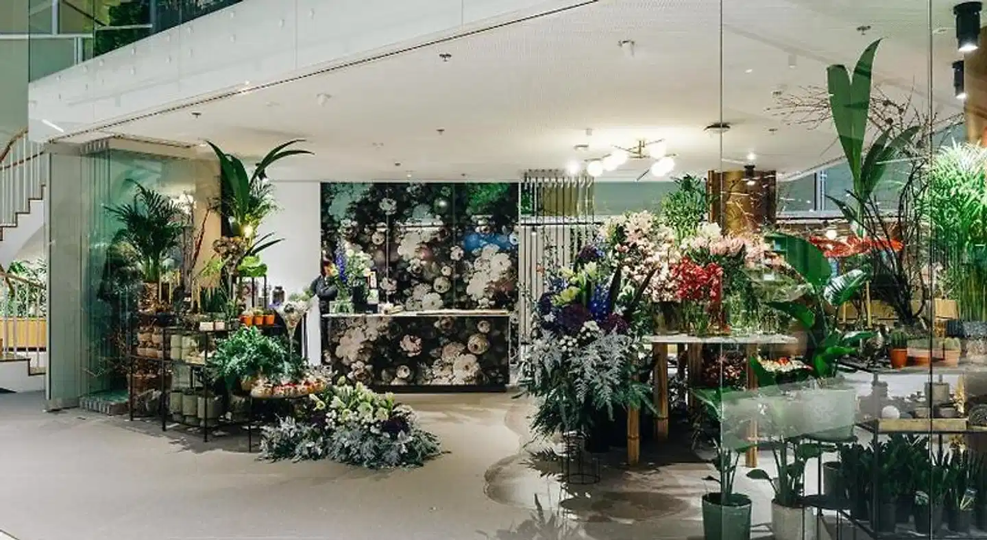 Bob W Kesklinn Lobby