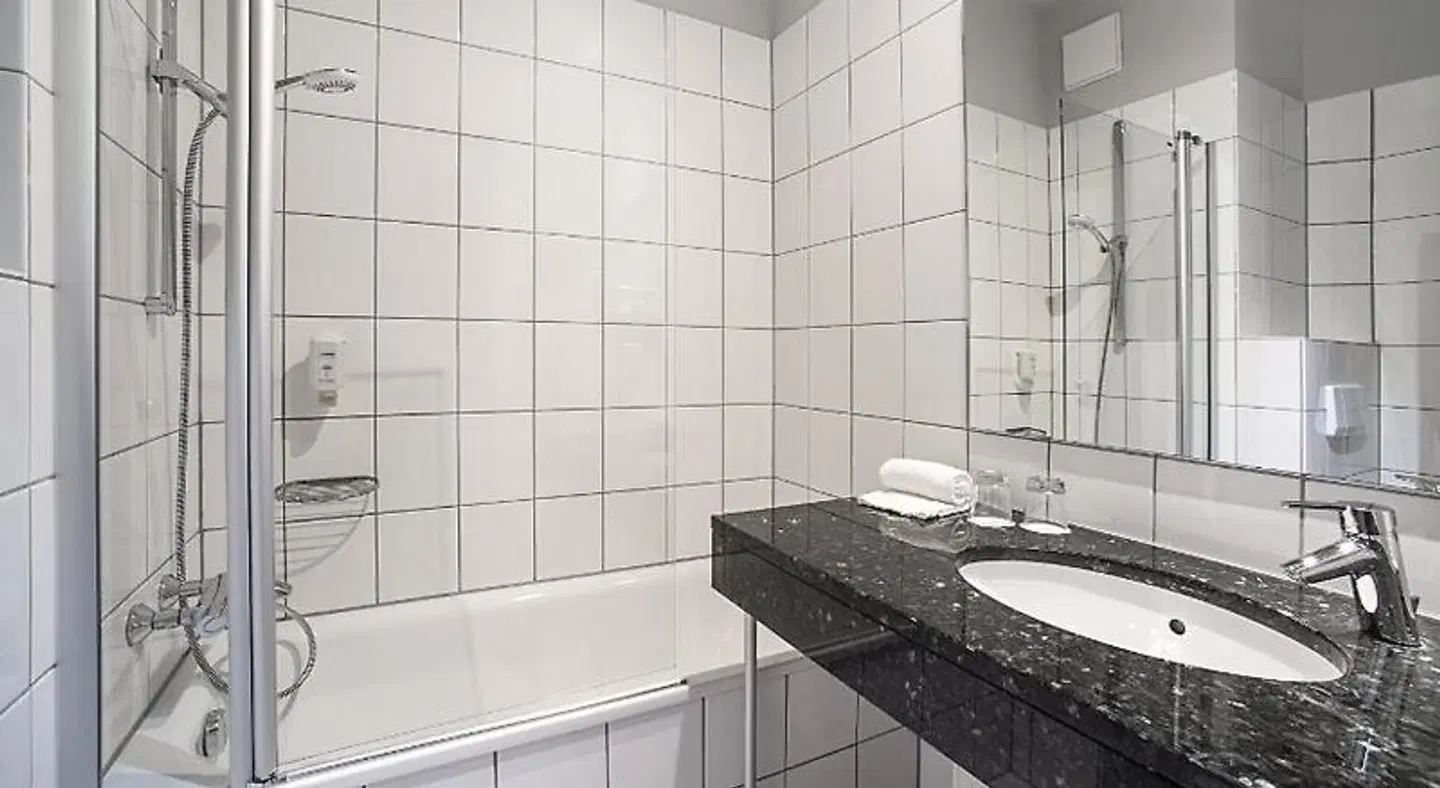 Victor's Residenz-Hotel Saarlouis Badezimmer