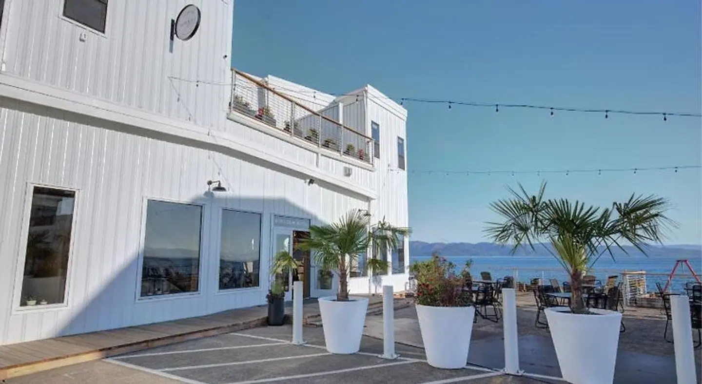 Bowline Hotel EXTERIOR