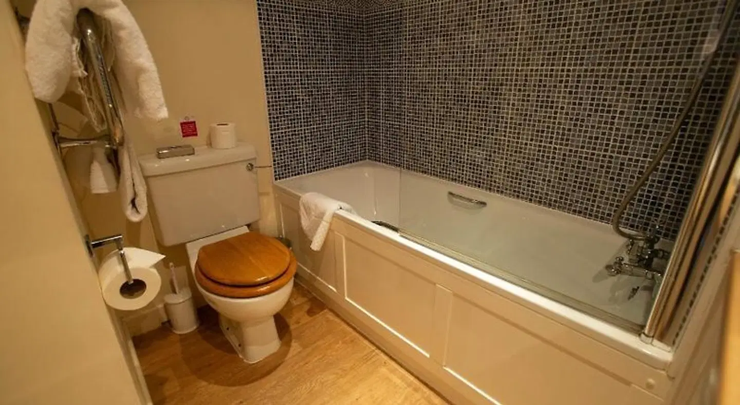 Little Court Badezimmer