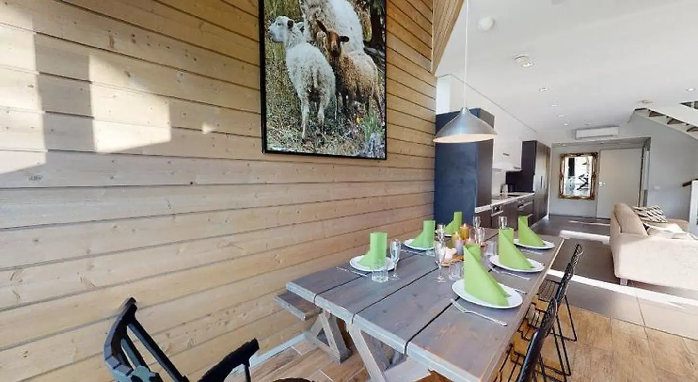 Sandy Kelt, Irish House Apartments Terrasse