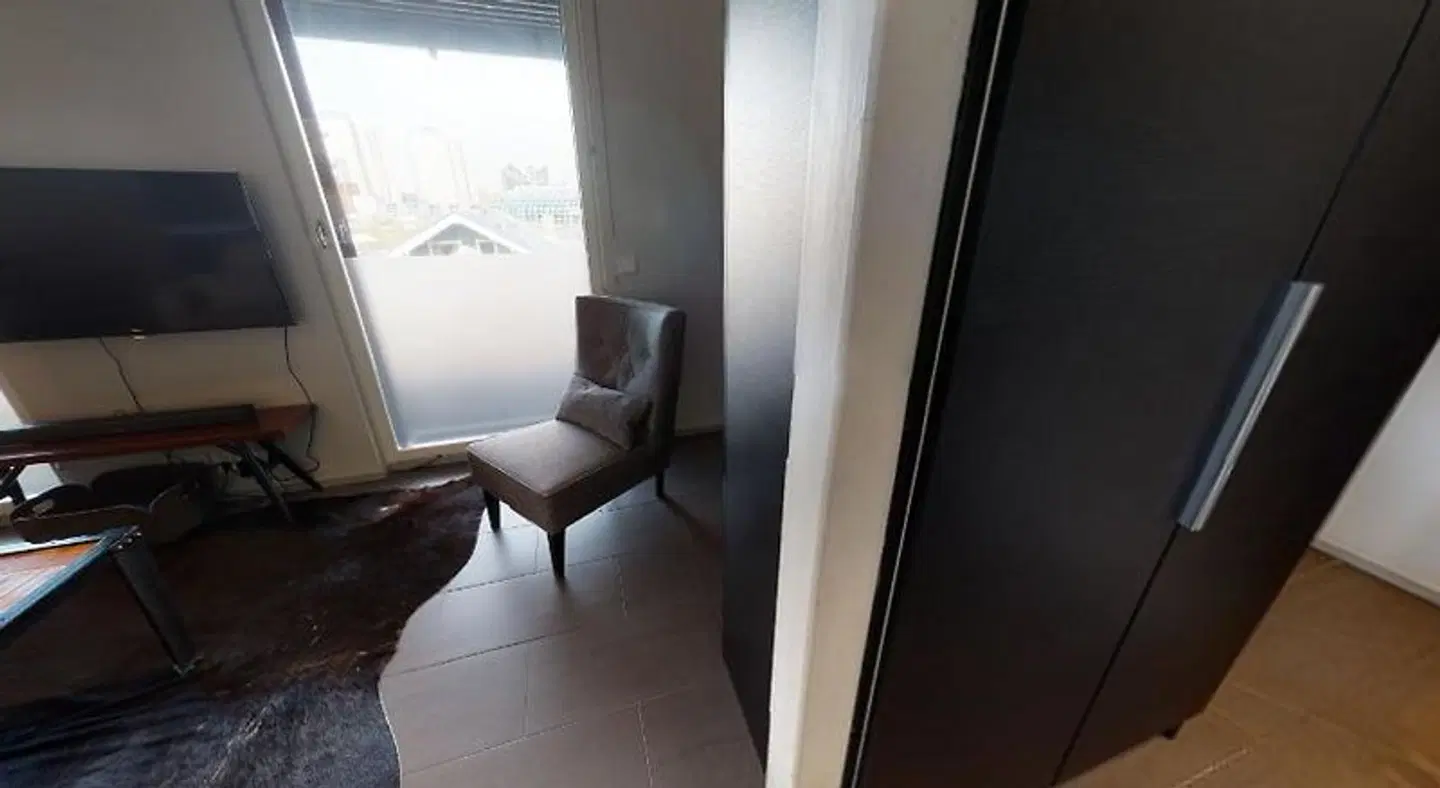 Sandy Kelt, Irish House Apartments ROOM_EXAMPLE