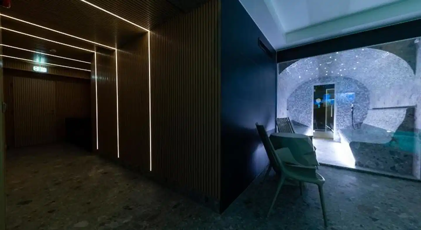 U11 Hotel & SPA Lobby