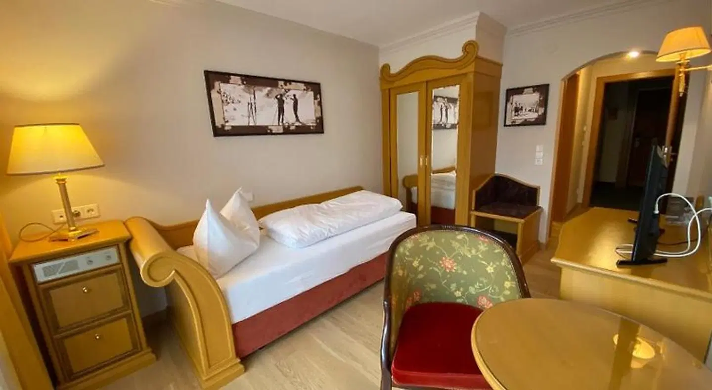 Steiner ROOM_EXAMPLE