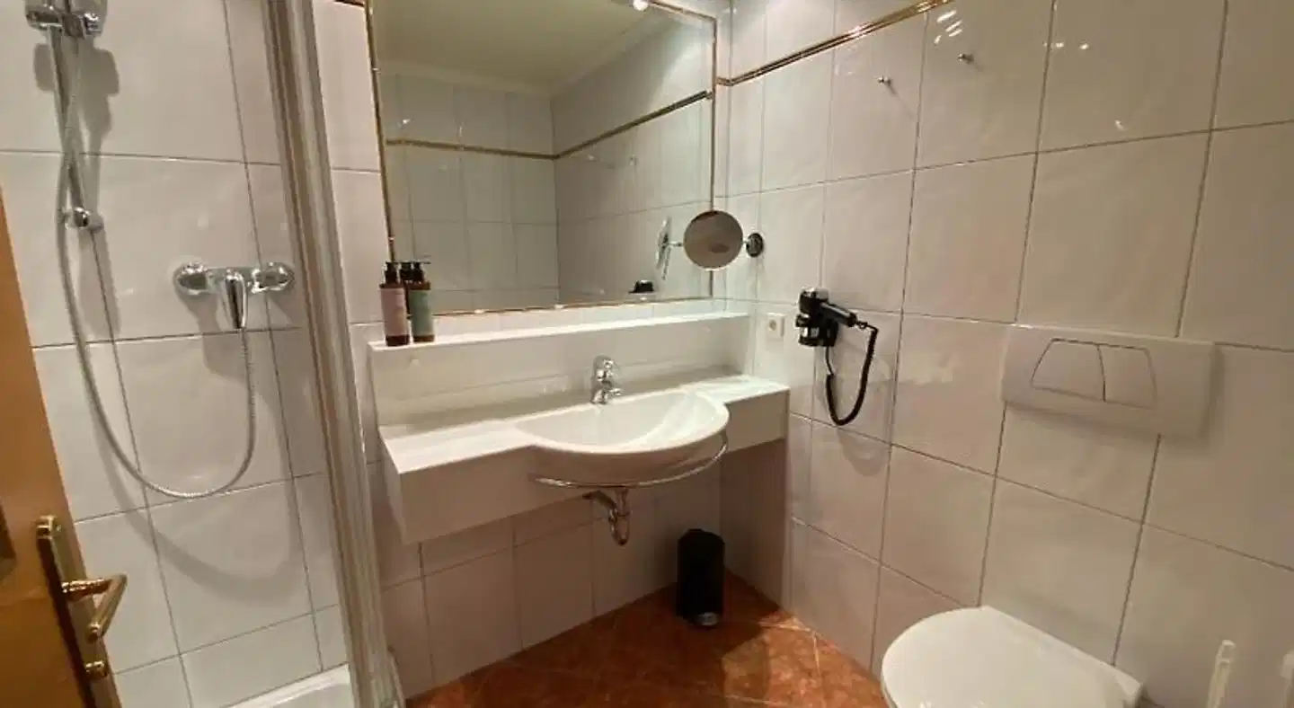 Steiner Badezimmer