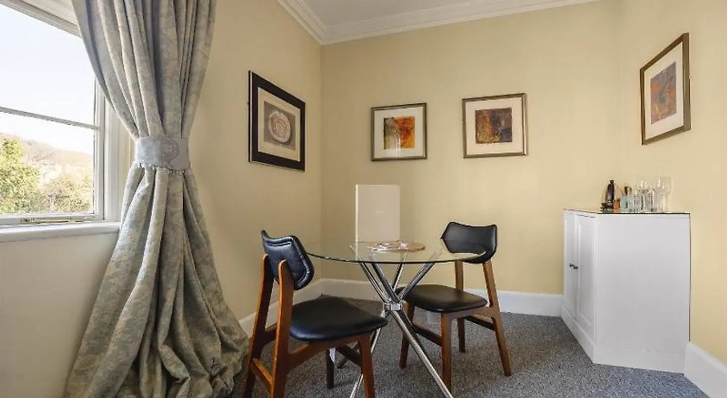 Number 17 ROOM_EXAMPLE