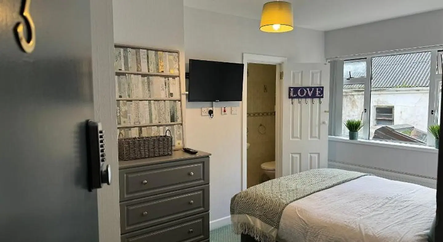 Riverside House ROOM_EXAMPLE