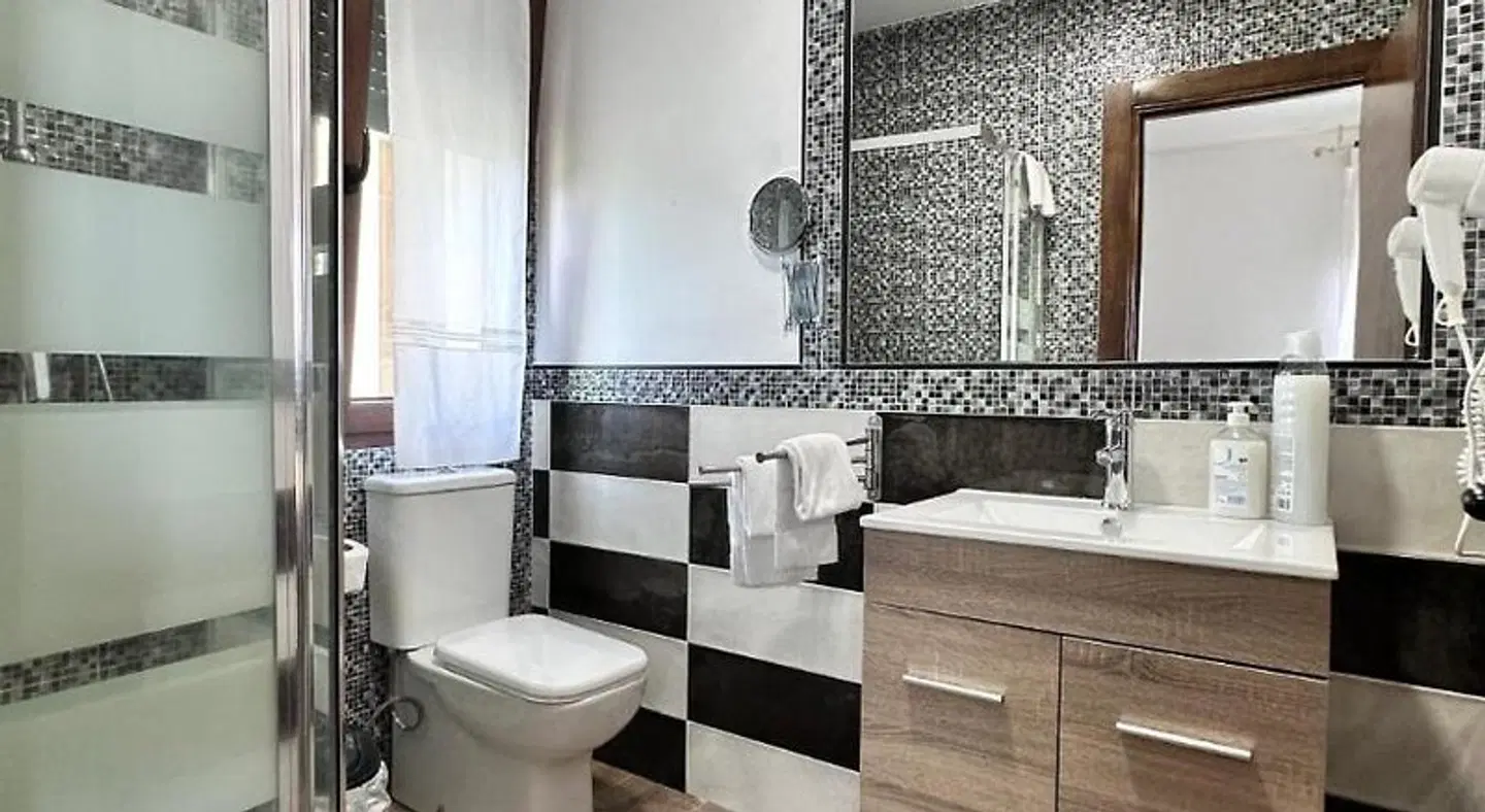 Apartamentos Rurales Sobremazas Badezimmer