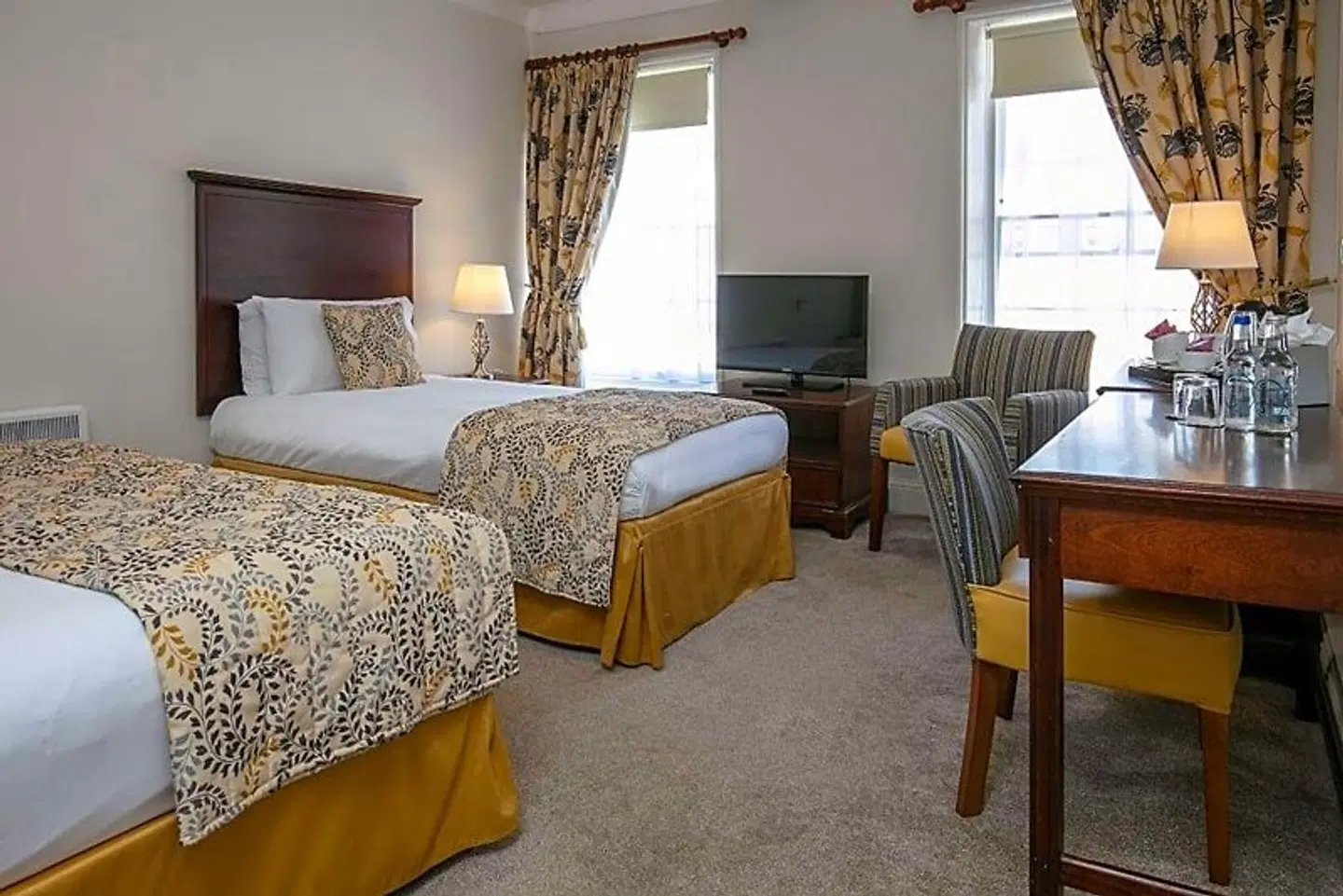 Sleeping Bear Hotels Dorchester ROOM_EXAMPLE