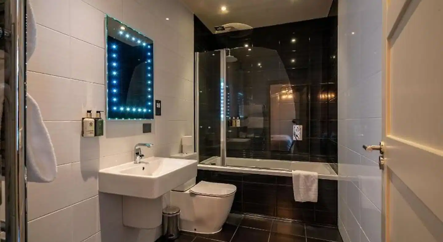 The Olde Bull Inn Badezimmer