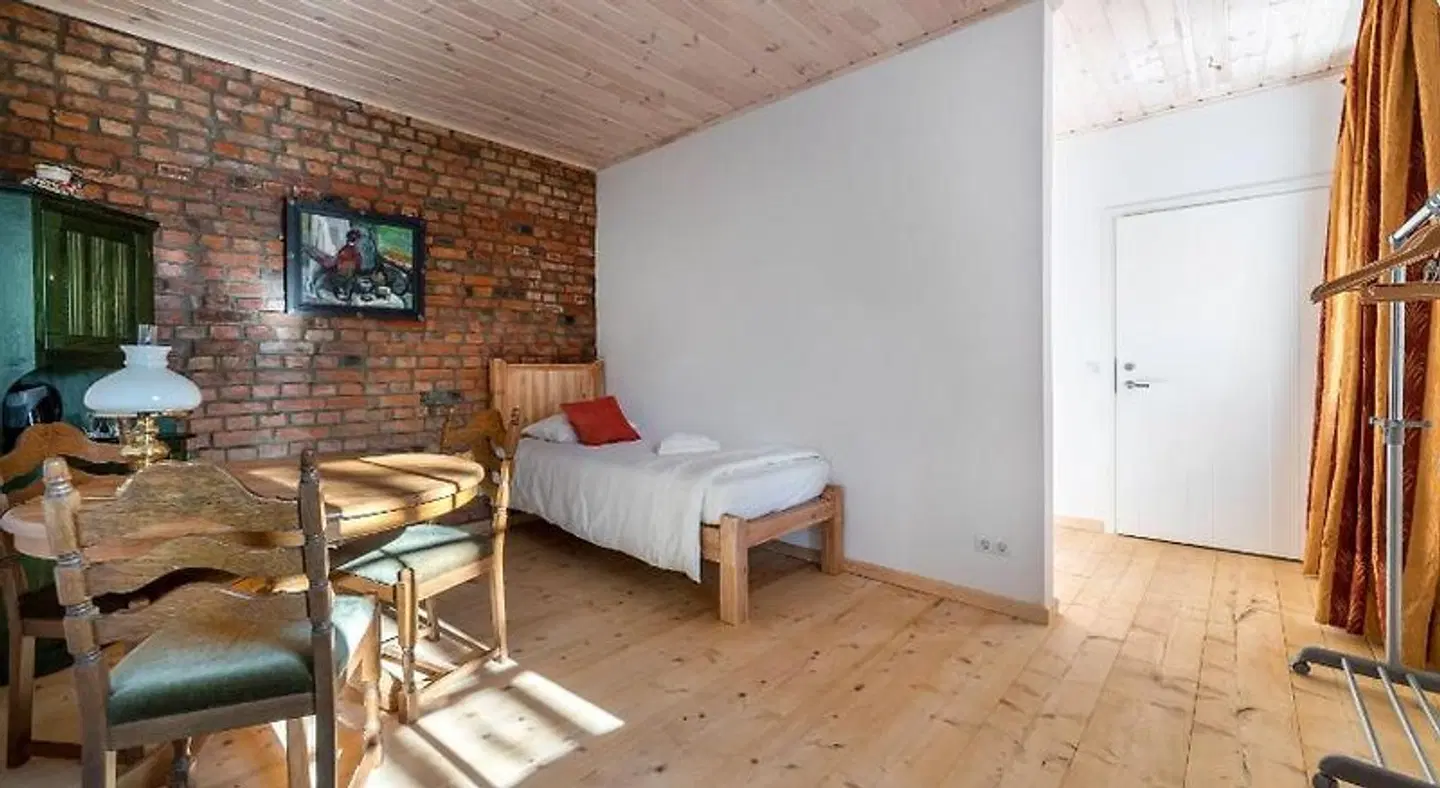 Svilpaunieki ROOM_EXAMPLE