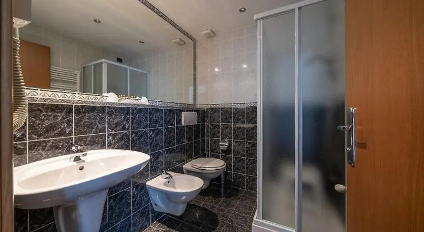 Hotel Cavalieri Badezimmer