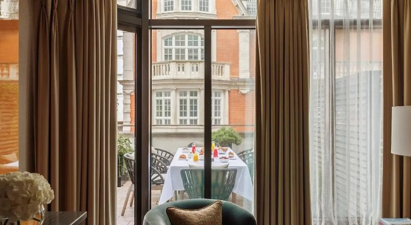 Four Seasons London at Park Lane ROOM_EXAMPLE