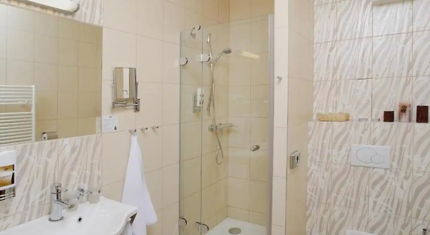 1. Republic Hotel Badezimmer