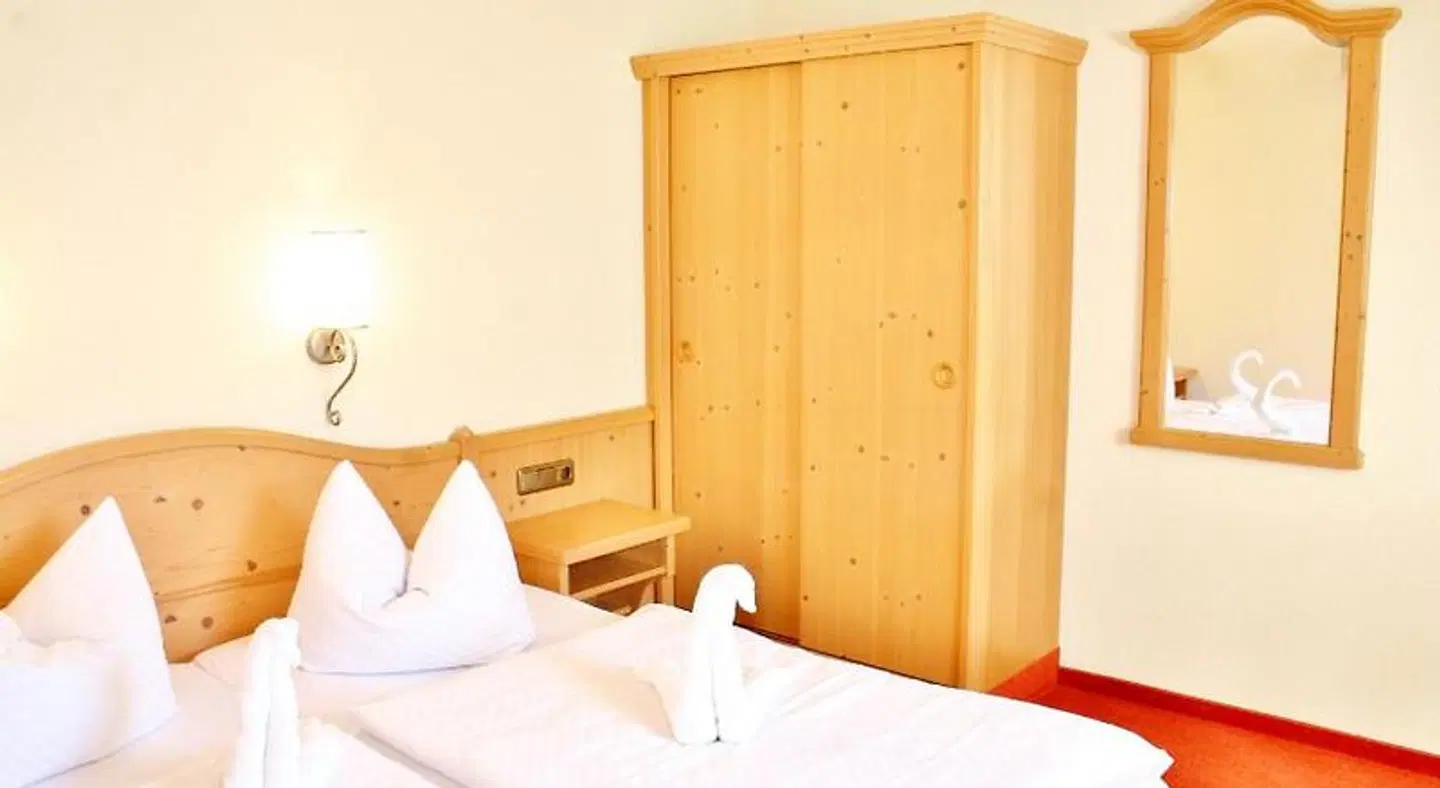 Hotel Alttolkewitzer Hof Dresden ROOM_EXAMPLE