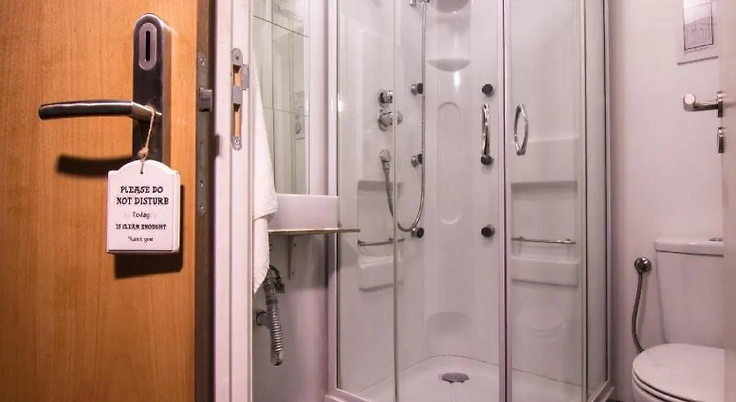 Lisbon Destination Hostel Badezimmer
