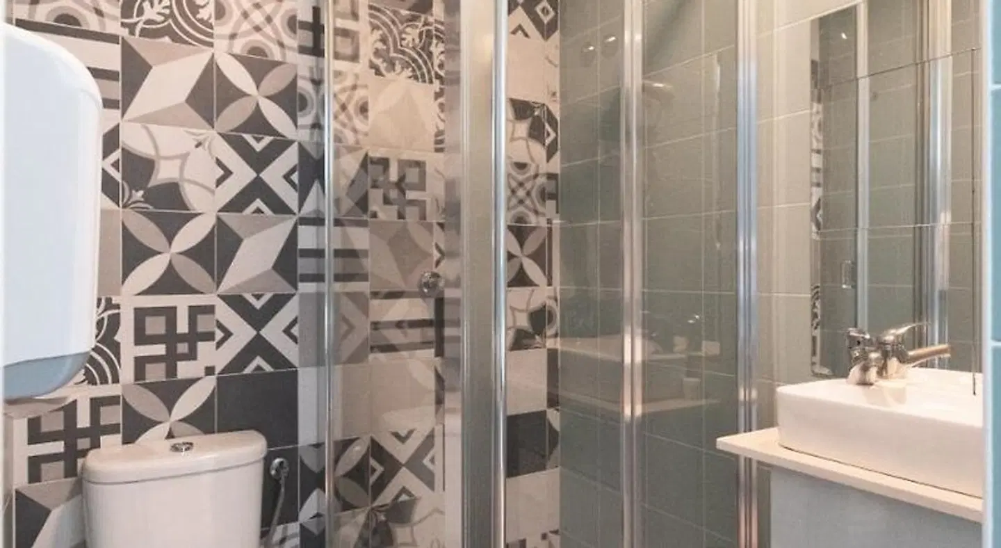 Lisbon Destination Hostel Badezimmer