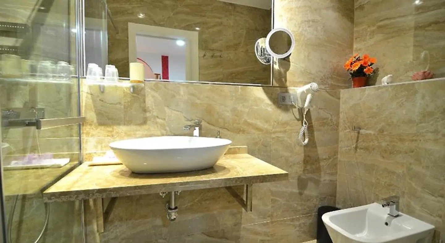 Hostal Alexis Madrid Badezimmer
