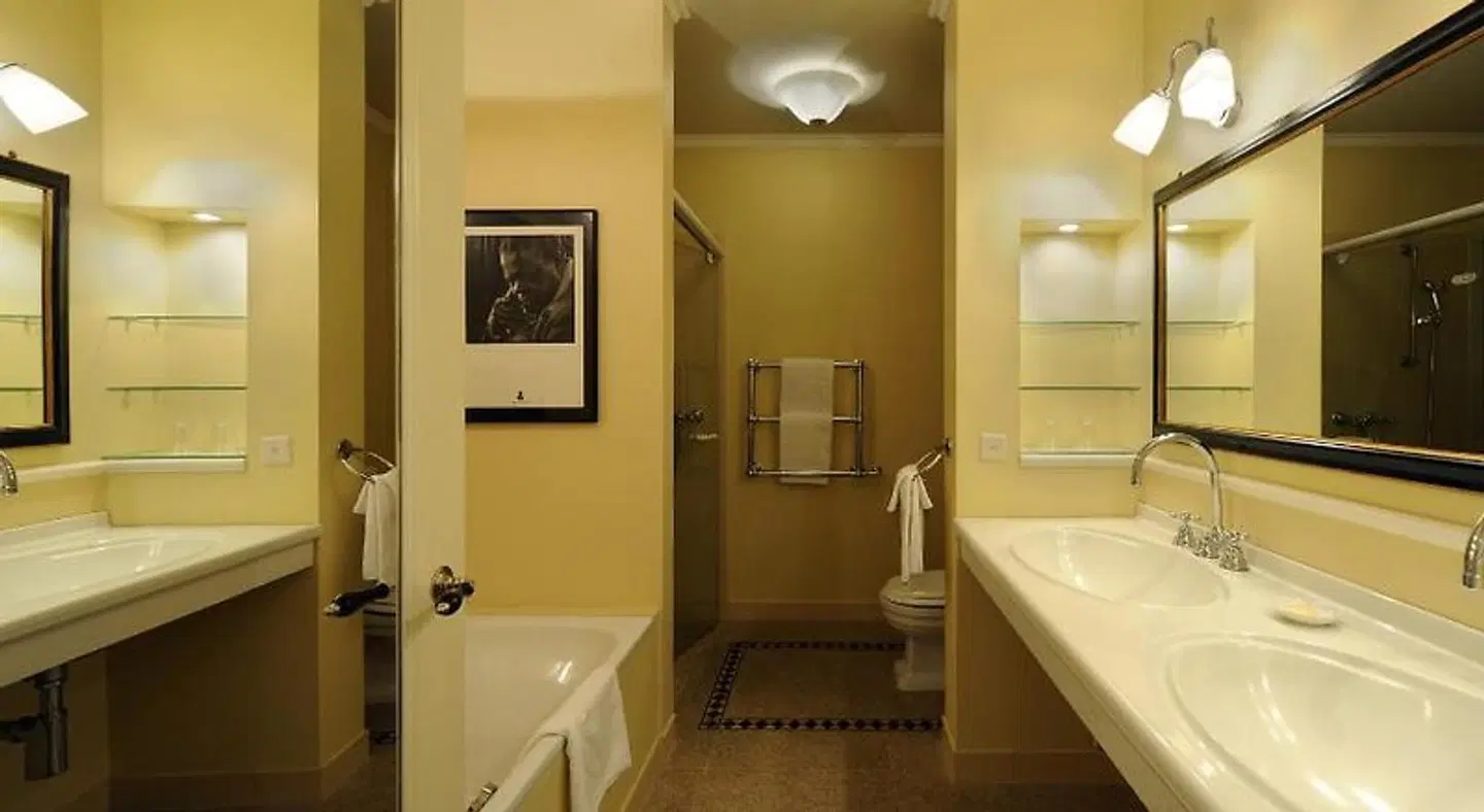 Innere Enge Badezimmer