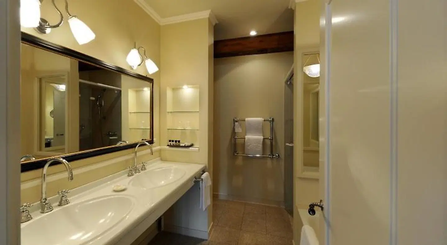 Innere Enge Badezimmer