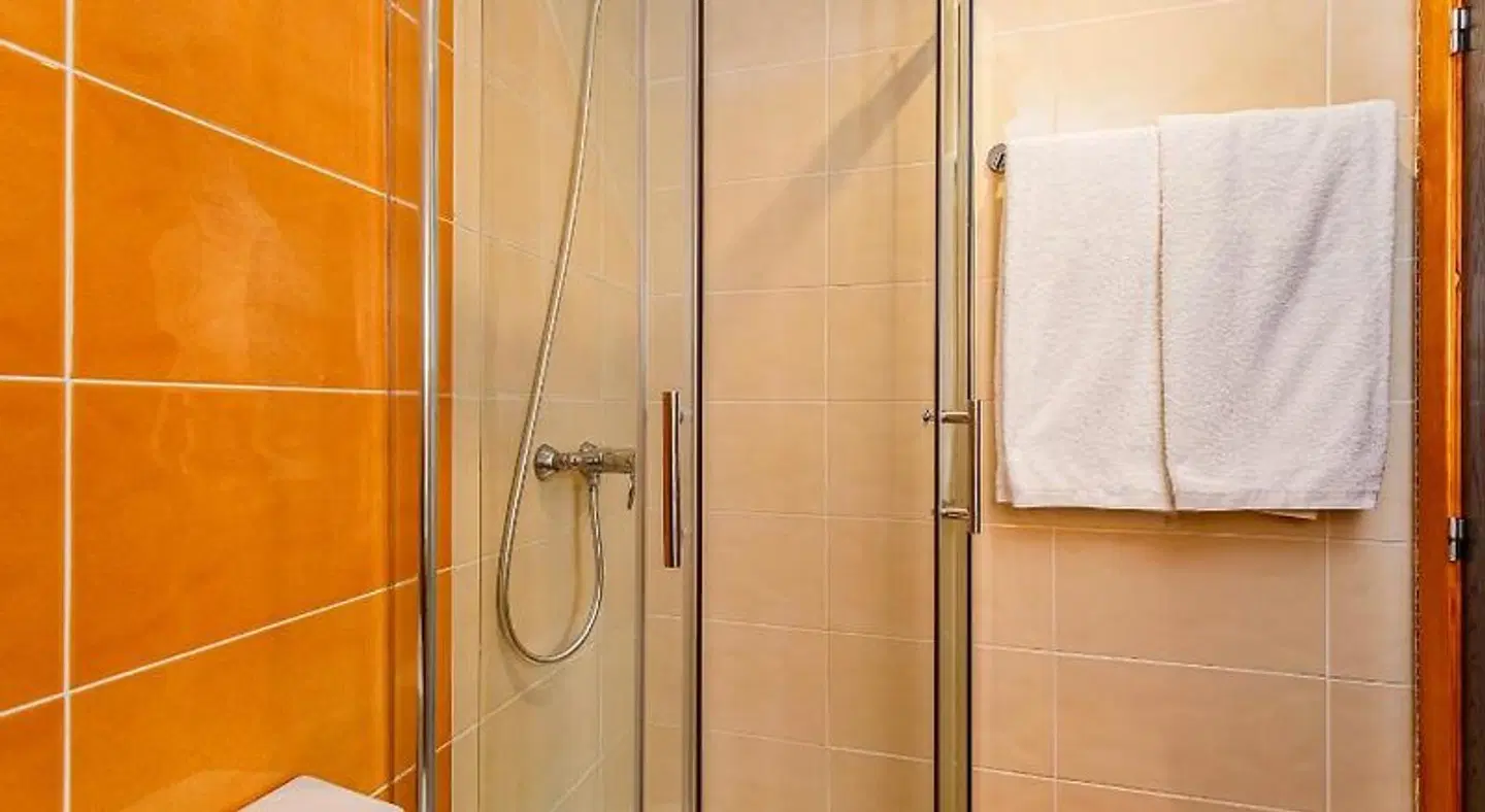 Pateo Santo Estevao-Self Catering Apartments Badezimmer