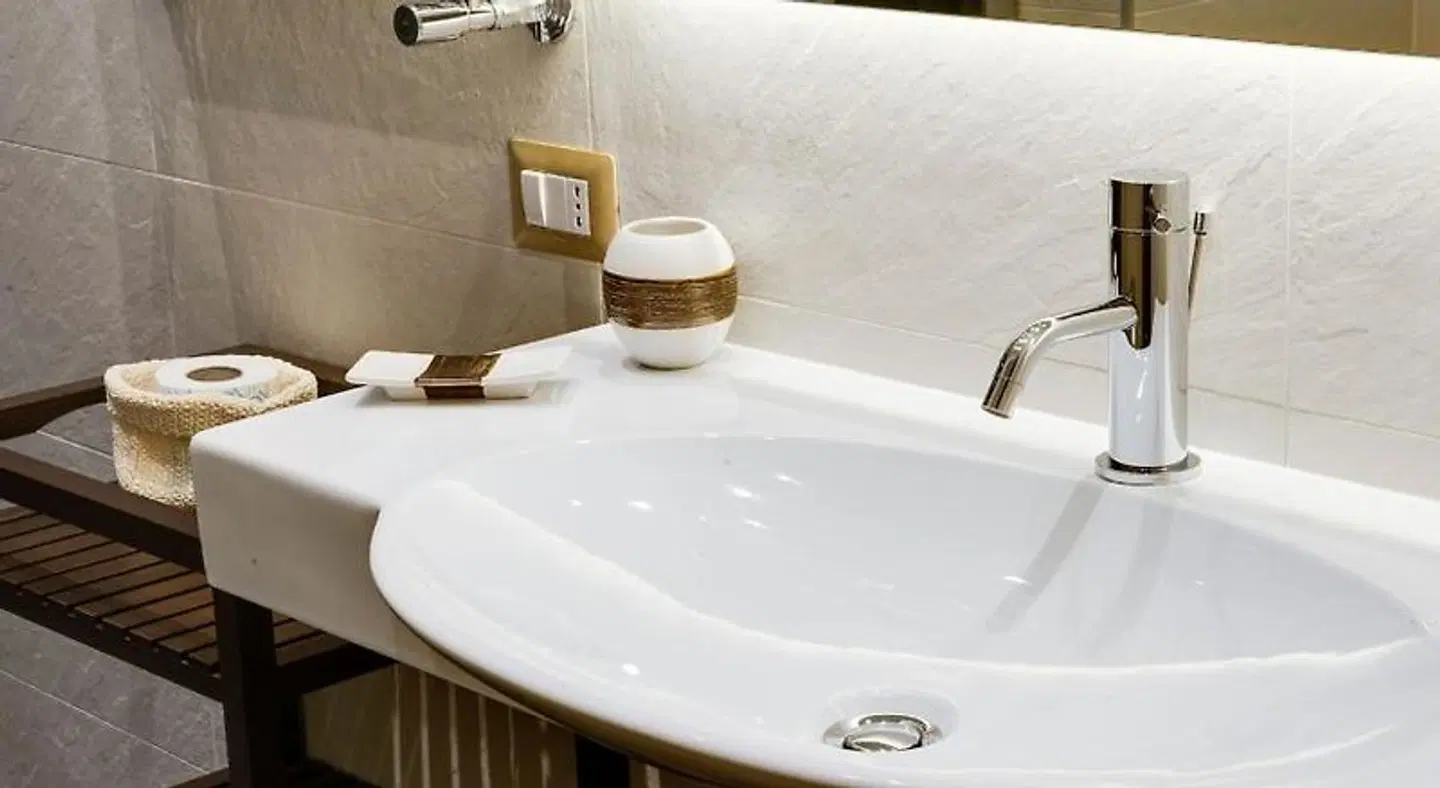 Lh Royal Suites HEALTH_BEAUTY