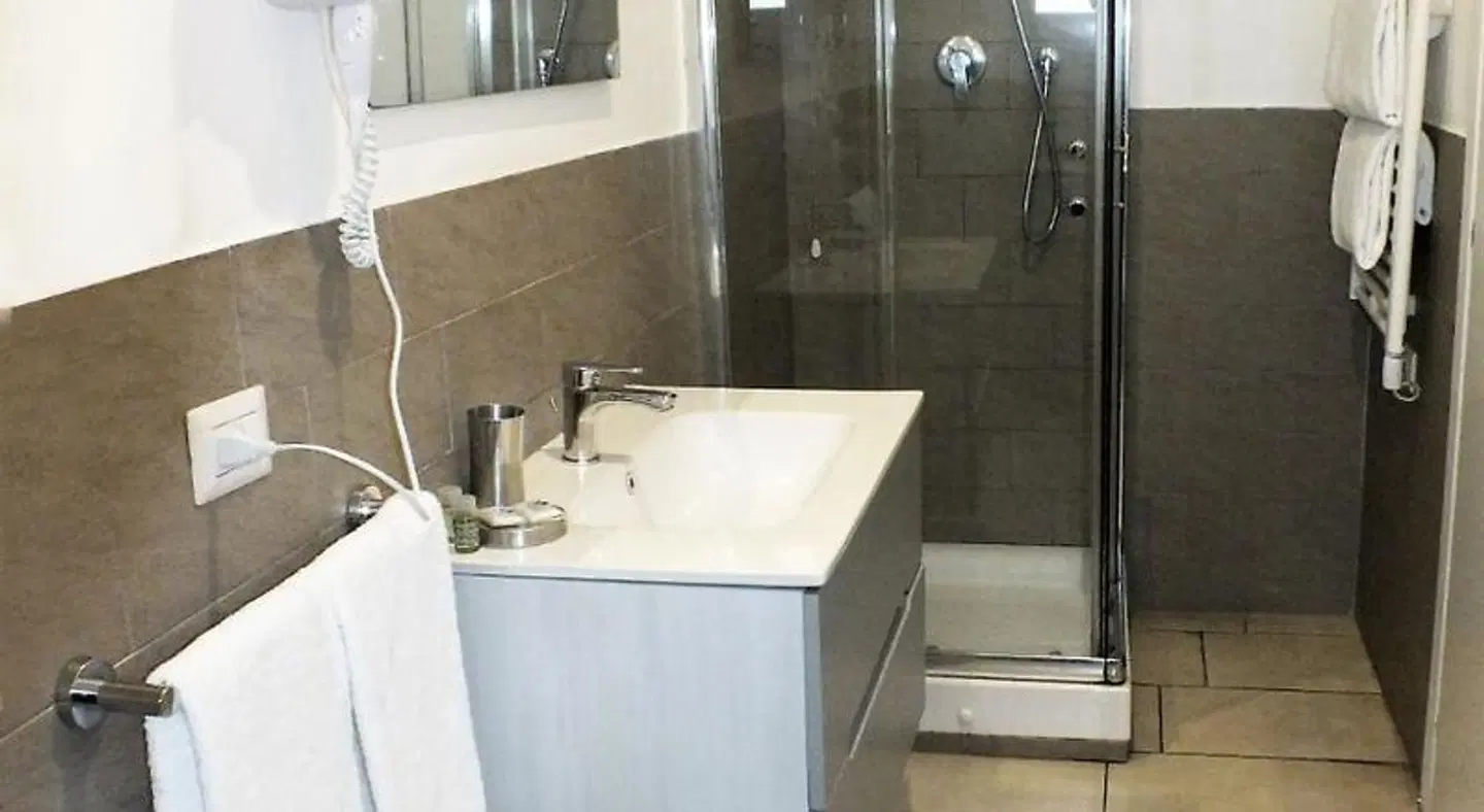 BB Hotels Aparthotel Visconti Badezimmer