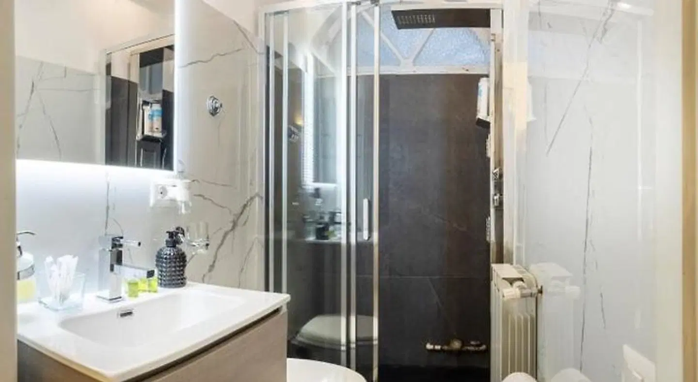 Daphne Luxury Suites Badezimmer