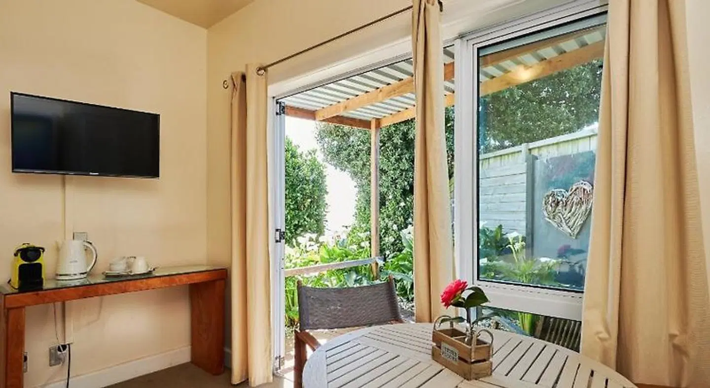 Lemon Tree Lodge ROOM_EXAMPLE