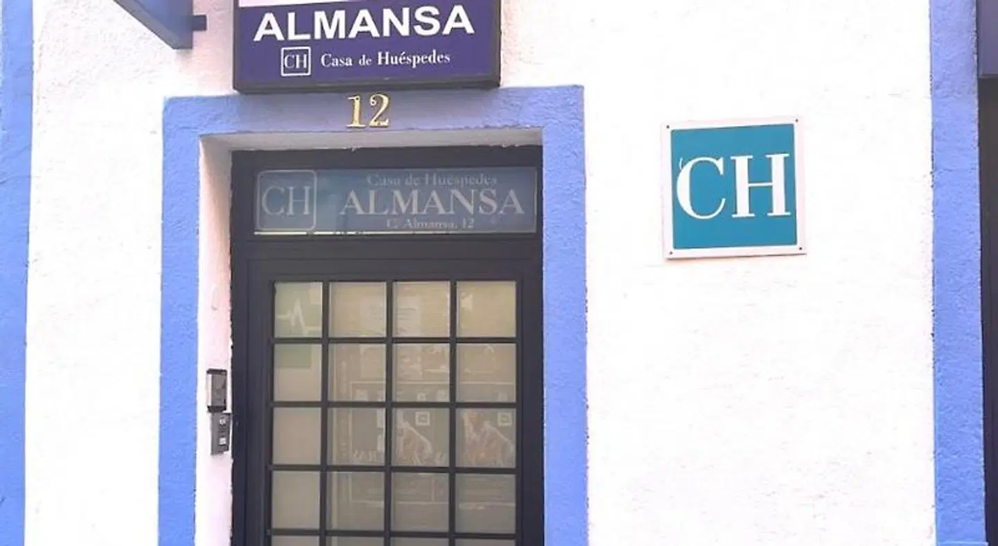 Hostel Almansa EXTERIOR